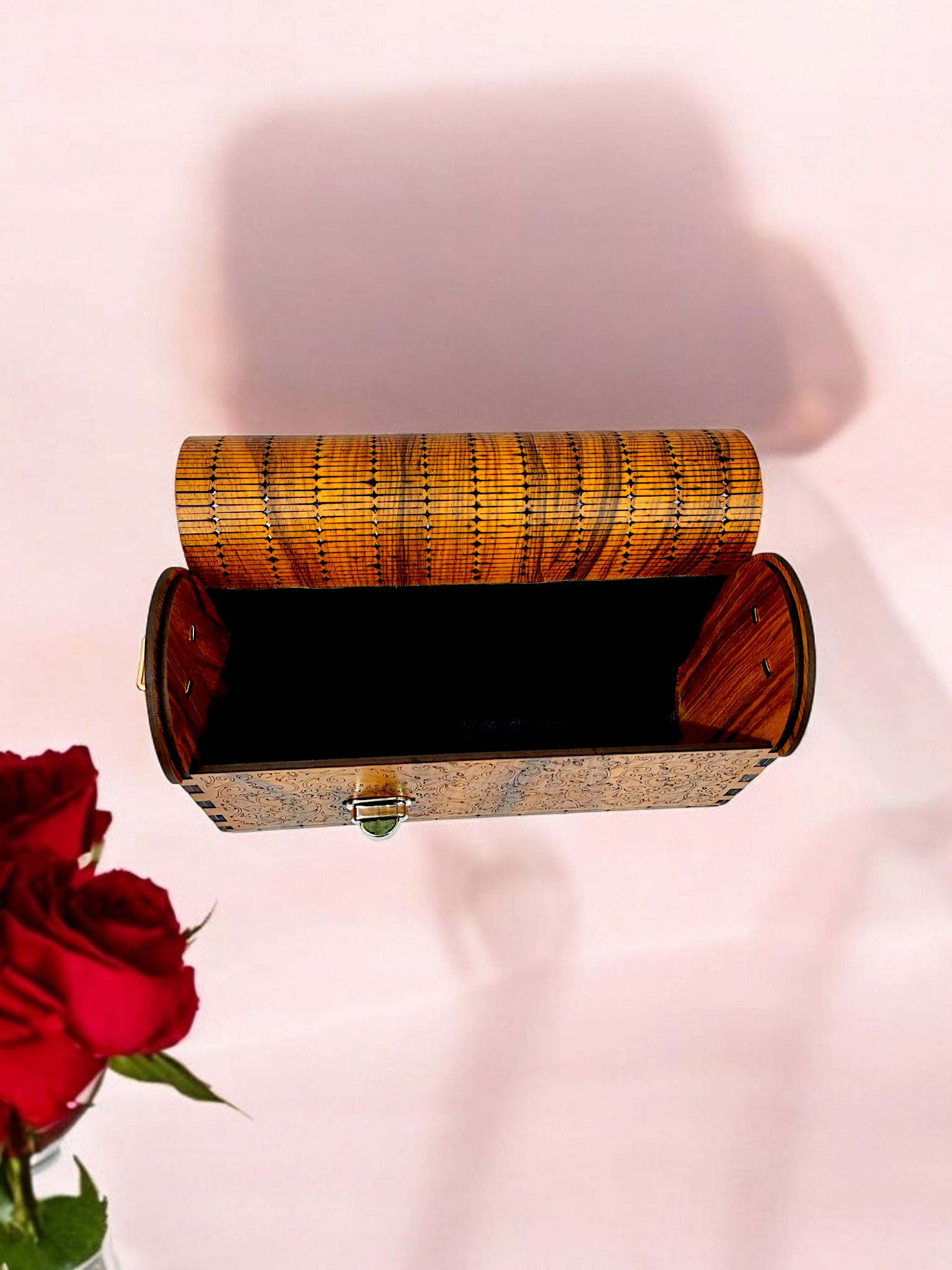 Elegant Wooden Purse – Handcrafted Wooden Handbag light brown - Image 4