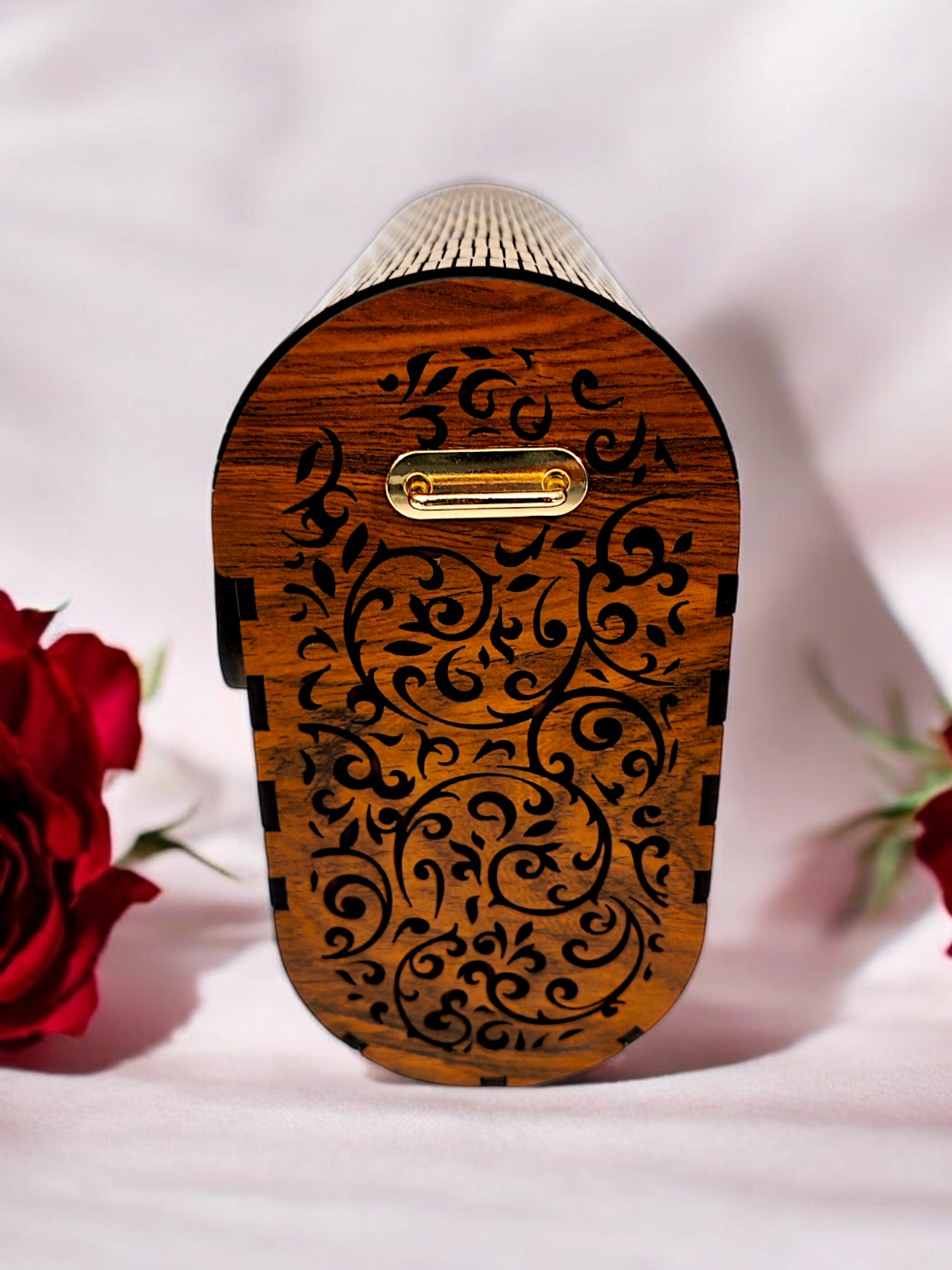 Elegant Wooden Purse – Handcrafted Wooden Handbag light brown - Image 3